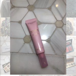 Wander flow ahead illuminating oil